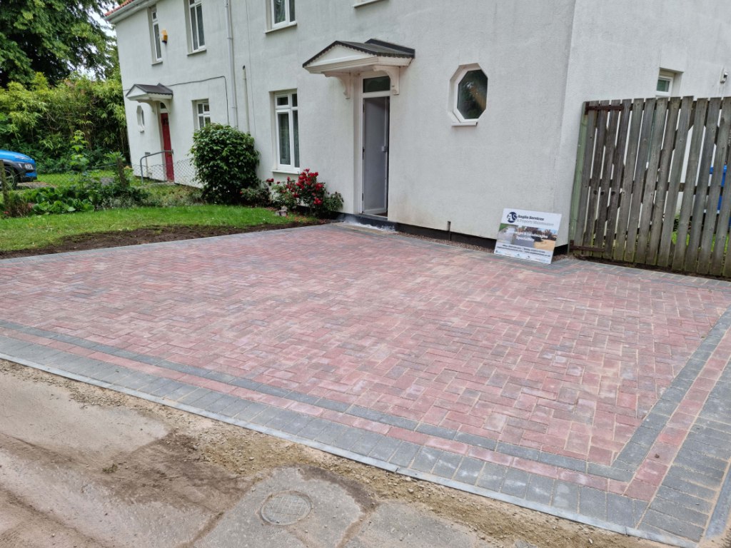 This is a newly installed block paved drive installed by Gravesend Driveways