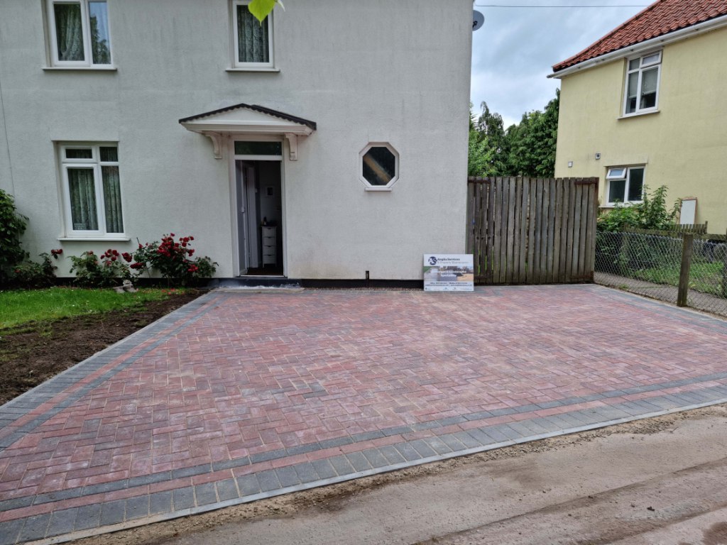 This is a newly installed block paved drive installed by Gravesend Driveways